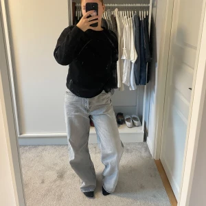 Baggy jeans  - Ett par jeans från Gina Tricot som tyvärr är för stora för mig. Knappt använda 