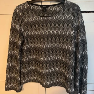 Jättebra skick  - Så fin missoni likande tröja från Lindex 