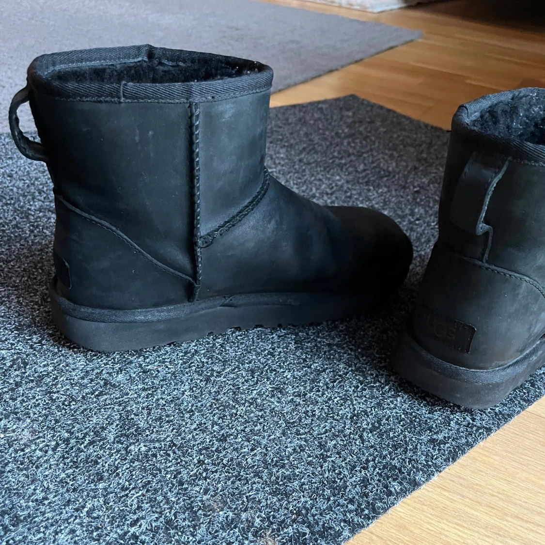 Svarta uggs - 90