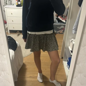 Kjol - Jätte fin kjol som är helt ny! 