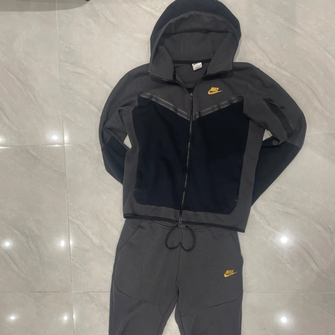 Nike tech fleece tracksuit grå svart - 91