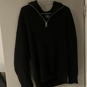 Zip hoodie - Bra skick, inga tecken på mycket användning 