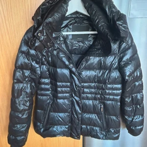 Massimo Dutti dunjacka - Säljer denna snygga Massimo dutti jackan då den tyvärr inte kommer till användning. 