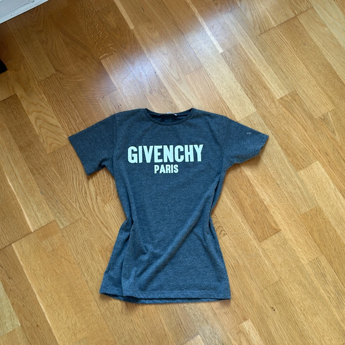 Grå Givenchy tröja