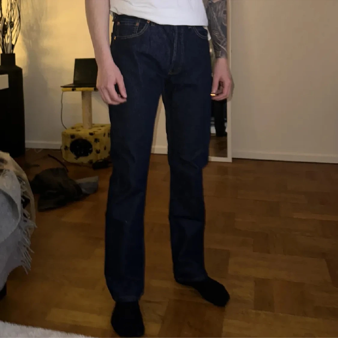 Mörkblå Levis jeans - 90