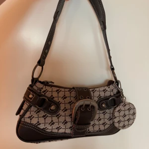 Väska - Säljer pga inte kommer till användning🥰 Väldigt bra skick, eftersom knappt använd🫶🏼