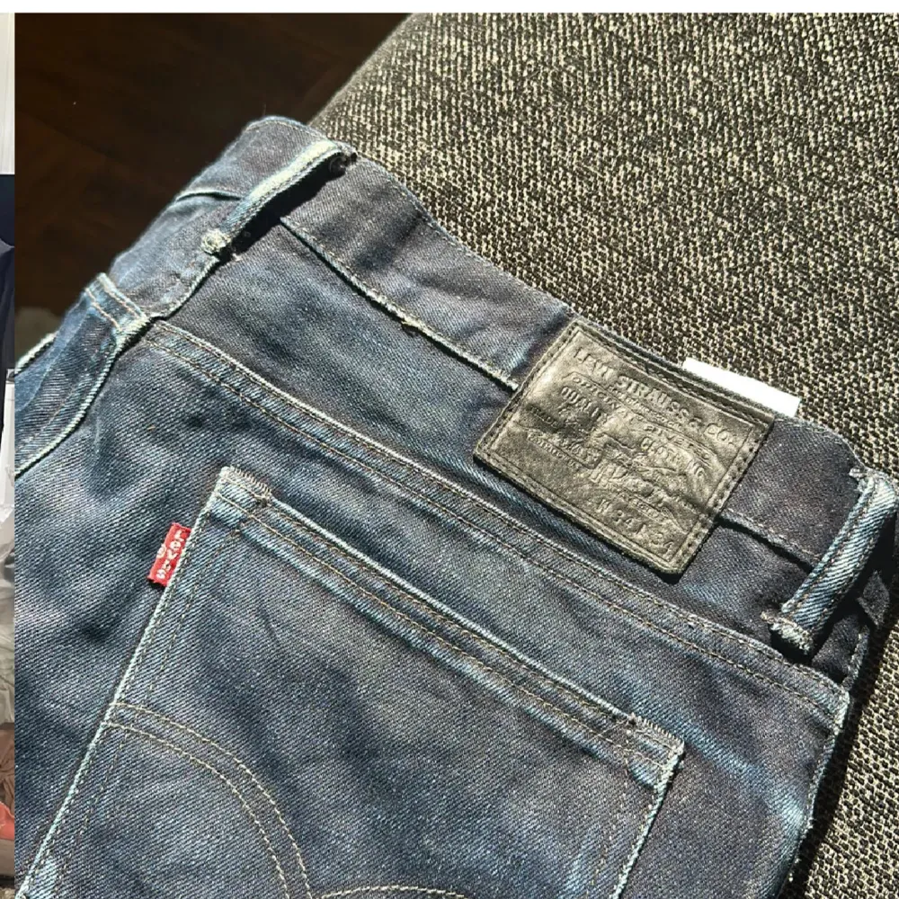 Mörkblå Levi’s jeans,  modell ”Calder” Storlek W34 L34.. Jeans & Byxor.