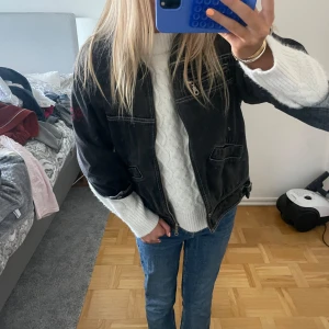 Trekvartsärmad jeansjacka  - Super cool!