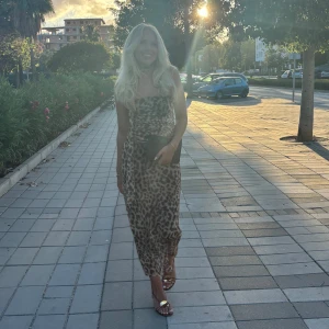 Leopard sett - Så fint set🤍 Toppen är i storlek S och kjolen i M🤍 Helt slutsålt på Zaras hemsida