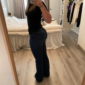 Zara Jeans  - Bootcut jeans från zara, storlek 36, mycket väl skick och använd fåtal gånger. Kom gärna med prisförslag!💙