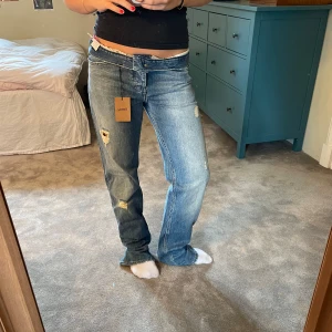 Samsøe Samsøe jeans - Samsøe Samsøe Jeans från sellpy, aldrig använda av mig då de är för långa, storlek 30/34🪩 midjemått: 88cm och innerbenslängd: 85cm🙌🏻