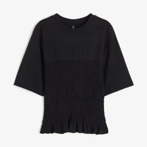 Topp från hm - Säljer denna super populära toppen från hm som är slutsåld💕💕endast använd få gånger och är i jätte bra skick💕💕