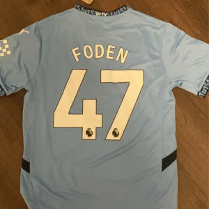 Foden nmr 47 man city 23/24 - 10/10 skick aldrig använts. Säljs för att den var för liten i storlek
