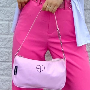 Blackpink väska  - Fin blackpink väska i färgen ljusrosa (babypink). Använts bara en gång. 