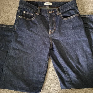 Low wide jeans - Säljes då de är för långa. I nyskick köpta i våras på ett nypris vid 499kr. 