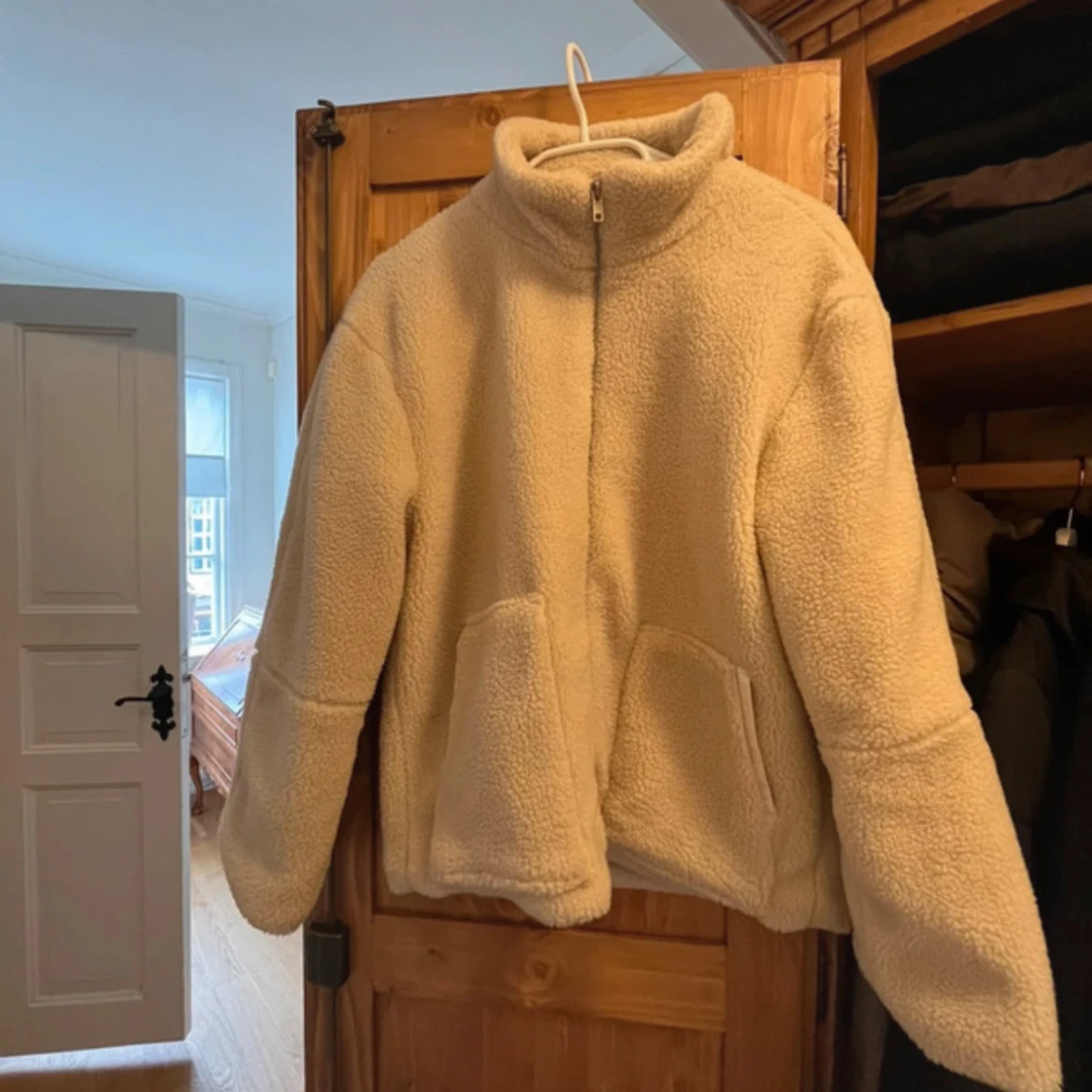 Beige teddyjacka - 90