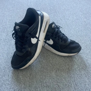 Nike air max 90 - Nike air max 90 Stl: 45 Bra skick, men har tecken på användning (lite smutsig)