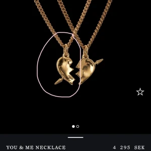 You & Me Necklace - INTRESSEKOLL på mitt svinsnygga och trendiga halsband från Maria Nilsdotter. Fint sick! Är sugen på att byta till ett annat halsband och säljer bara för ett bra pris. (Säljer isf nedre delen)💌🥰 TRYCK EJ PÅ KÖP NU