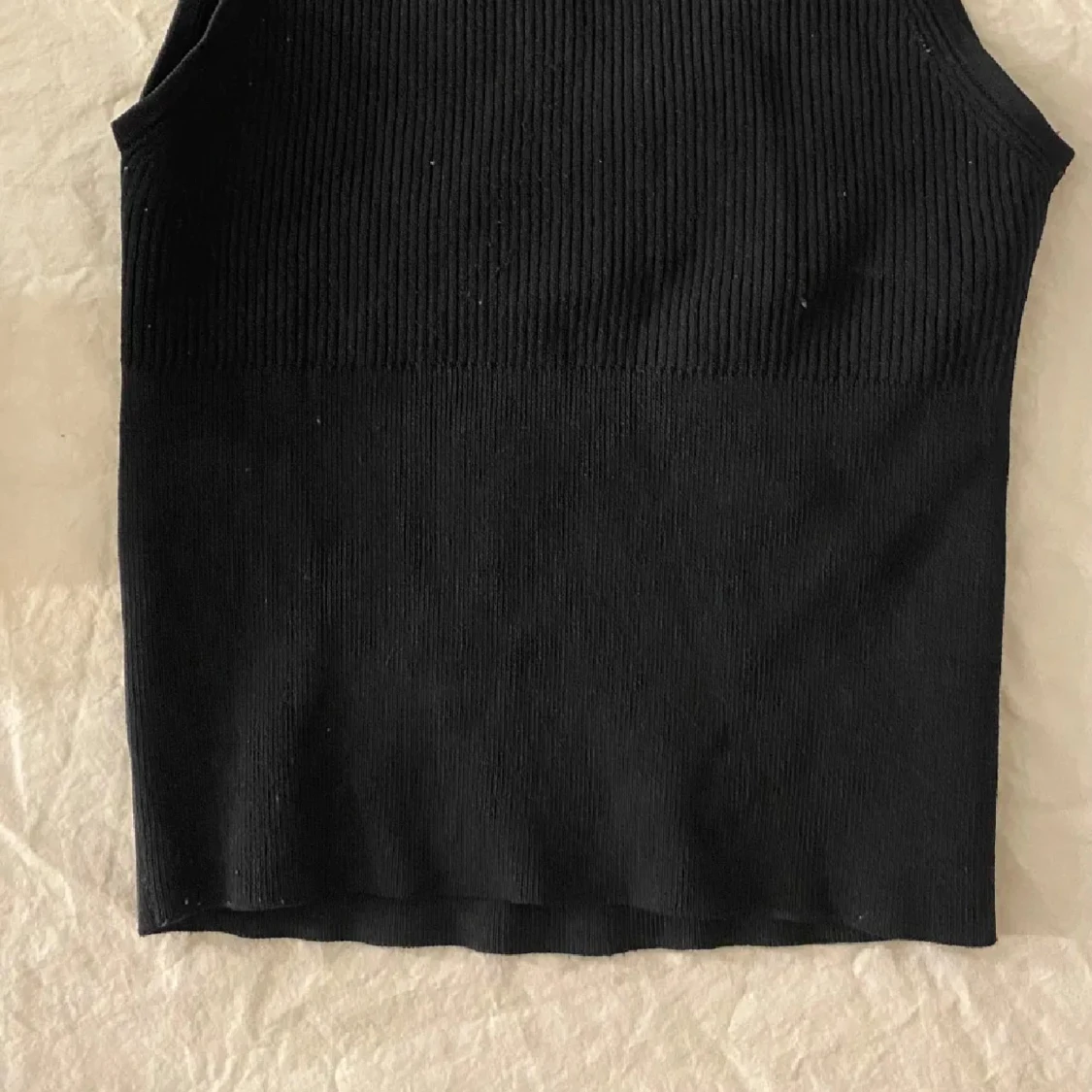 Svart ribbad linnetopp från Zara - 1