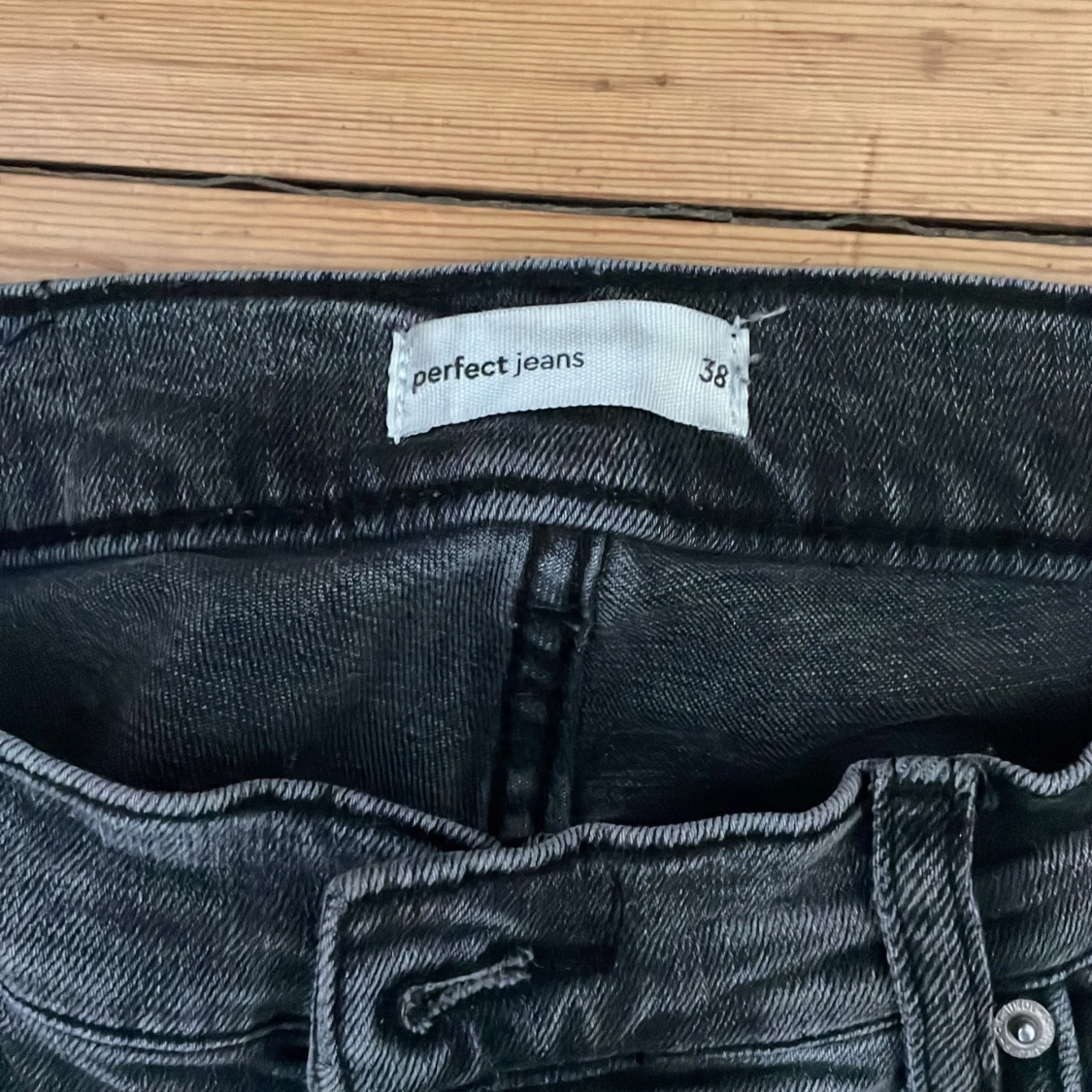 Grå bootcut jeans från Perfect Jeans - 2