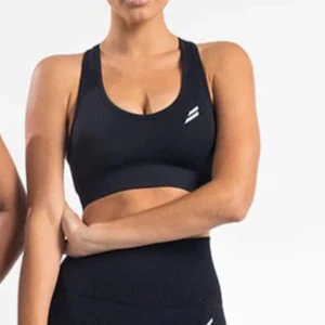 Sport-bh - Säljer min fina sport-bh från Doyoueven i strl S. Modellen heter Hyperflex och är en stretchig modell med bra stöd! Använd men i bra skick!✨🩷