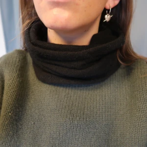 Kashmir buff - Svart buff i 100% återvunnen kashmir🖤