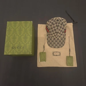 Gucci keps - Riktig fin och skön Gucci keps. Har ni frågor är ni mer än välkomna att ställa dom mvh Leos shopy