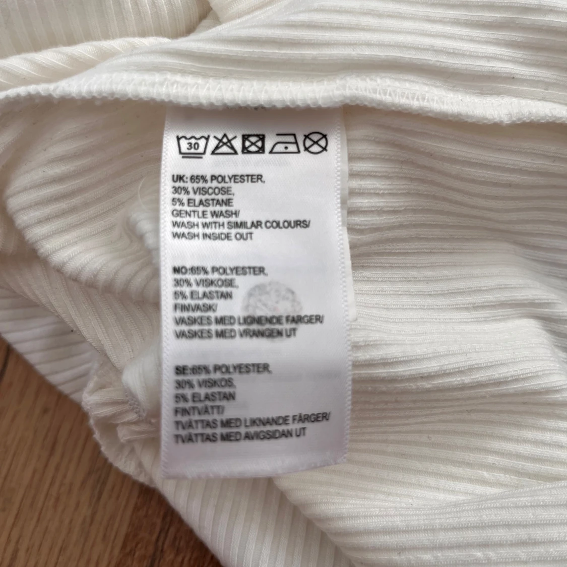 Vit offshoulder topp från Bik Bok - 2