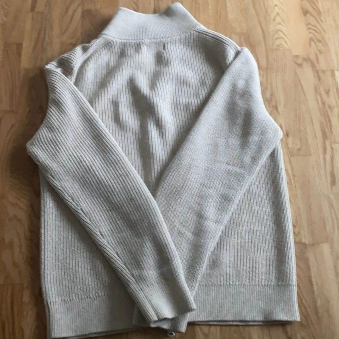 Beige ribbad tröja från East West - 1