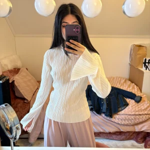 Blus från Gina  - Super fin blus från Gina använd fåtal gånger ❣️