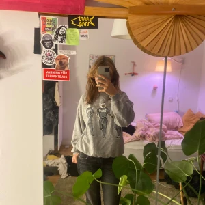 Grå champ sweatshirt - Grå vintage Champ sweatshirt i storlek  S-M