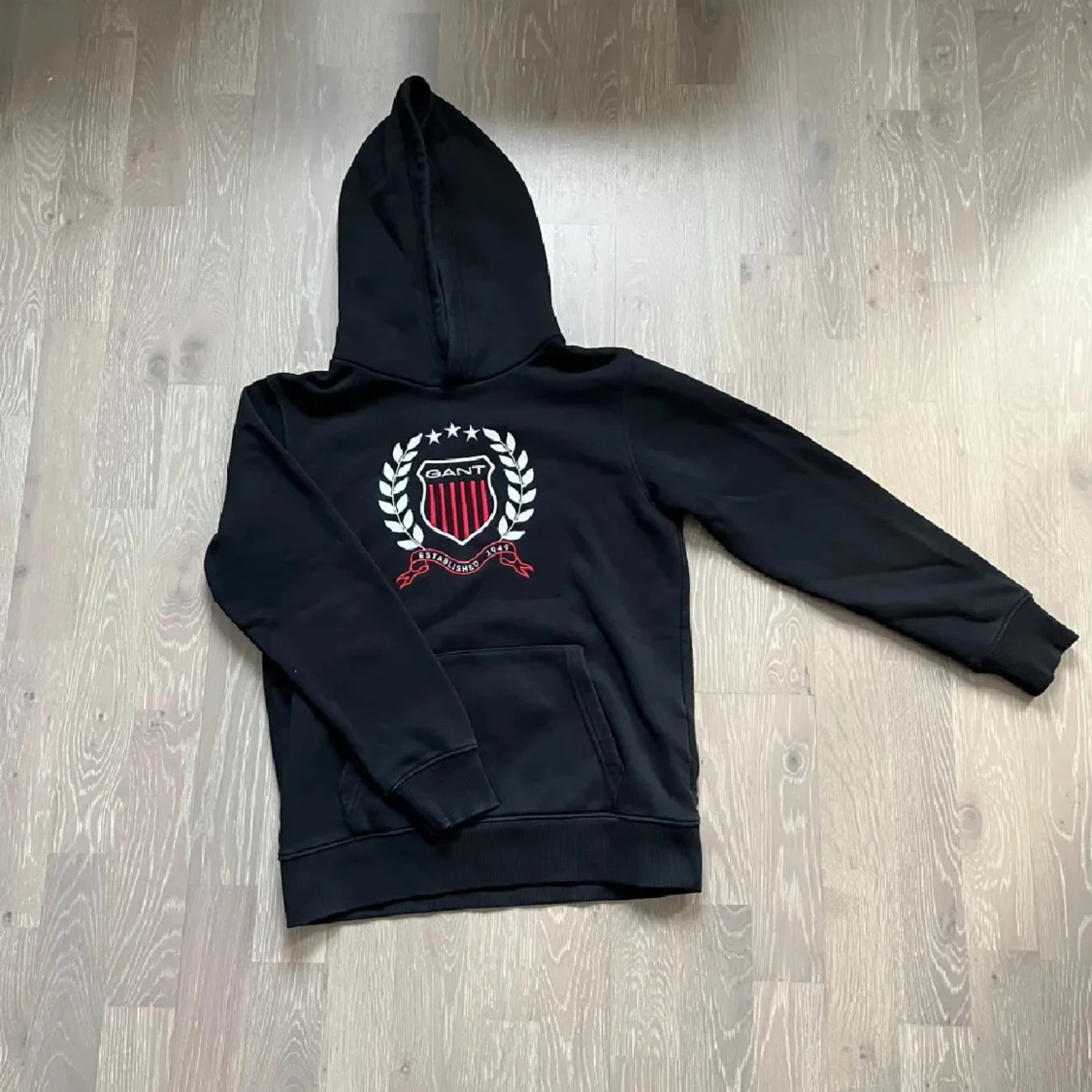 Svart hoodie från gant