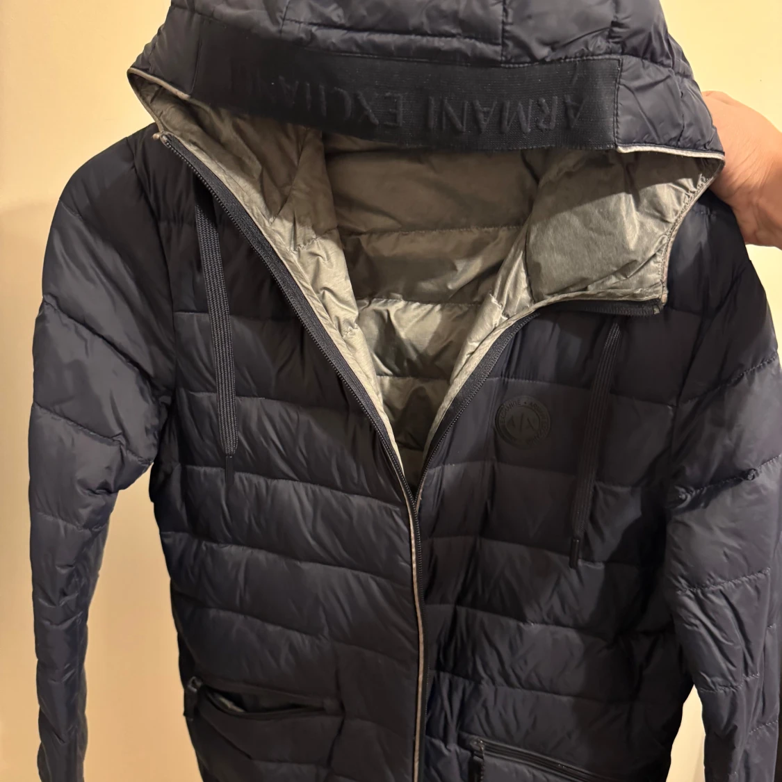 Mörkblå quiltad jacka från Armani Exchange - 1