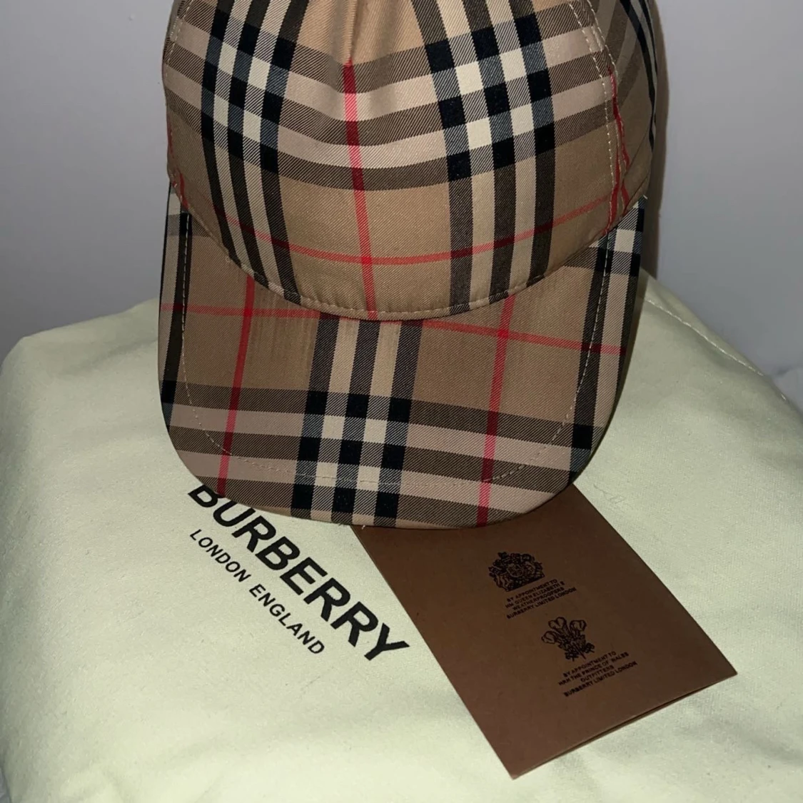 Rutig keps från Burberry - 1