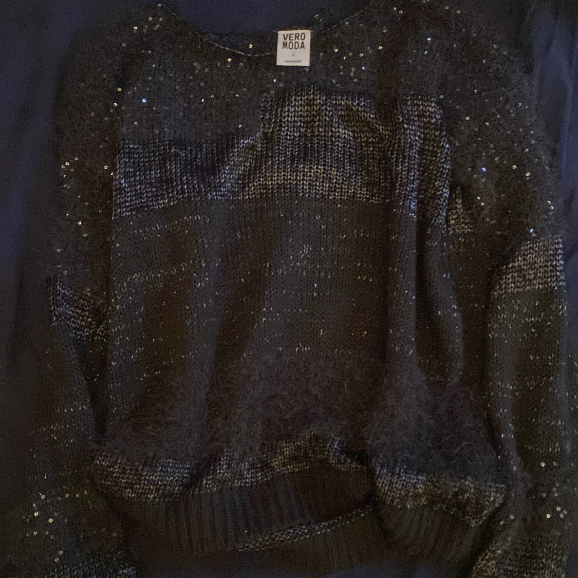 Svart glittrig tröja från Vero Moda