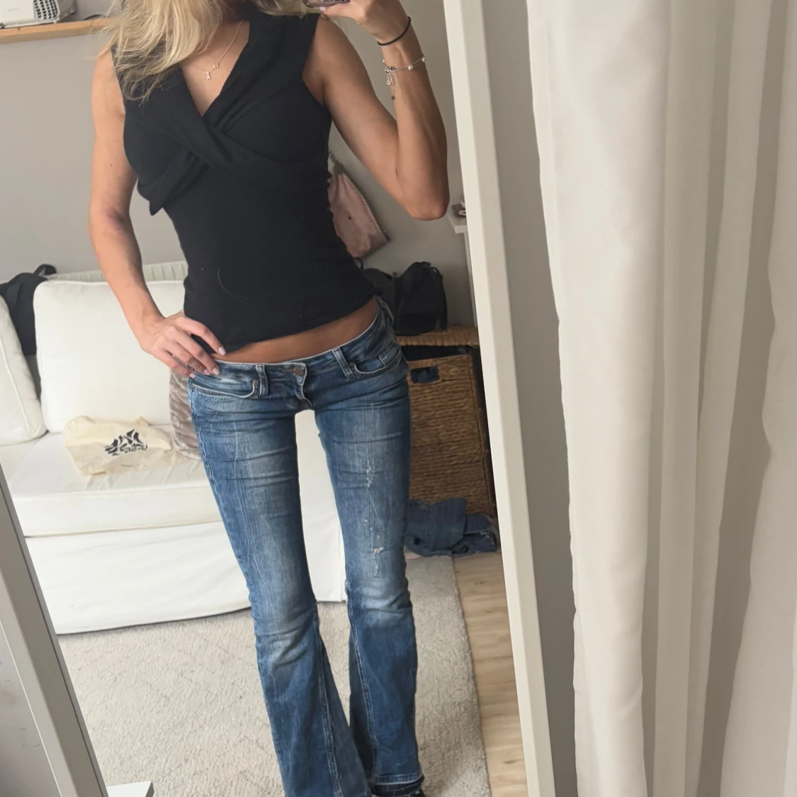 Lågmidjade jeans med slitningar - 2