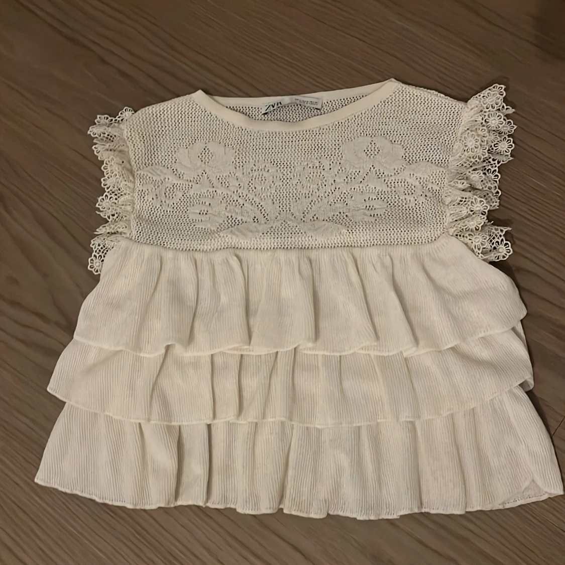 Vit volang topp från Zara