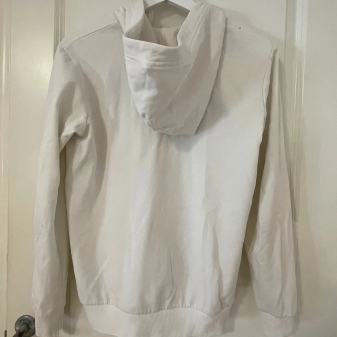 Vit hoodie från Peak Performance - 3