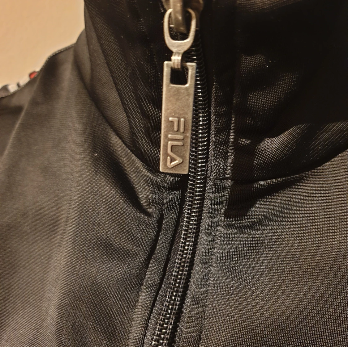 Svart träningsjacka från Fila - 2