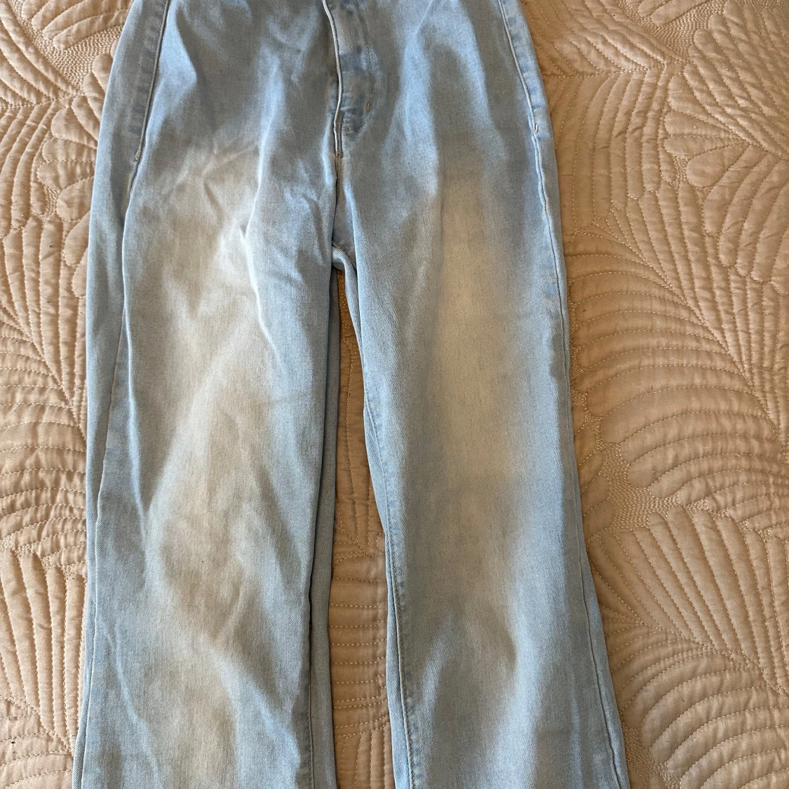 Ljusblå jeans med fransar - 1