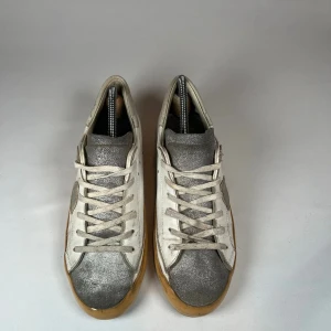 Phillipe Model PSRX - Skjutsa Vita Phillipe model