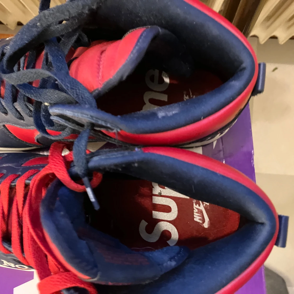 Nike x Supreme sneakers i rött och blått - 2