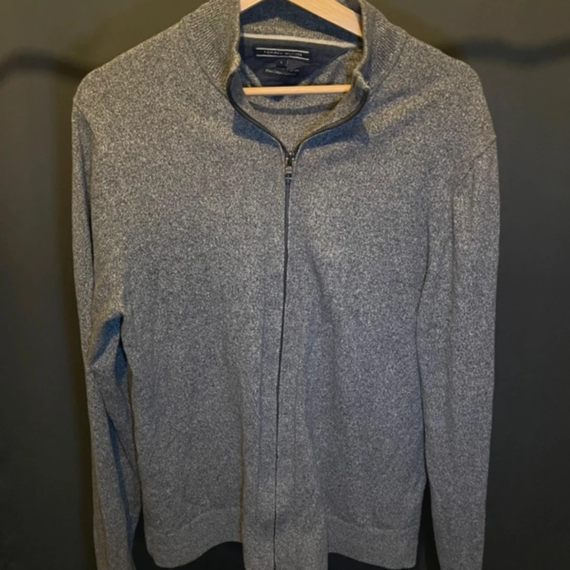 Grå Kashmir tröja  från Tommy Hilfiger - 1