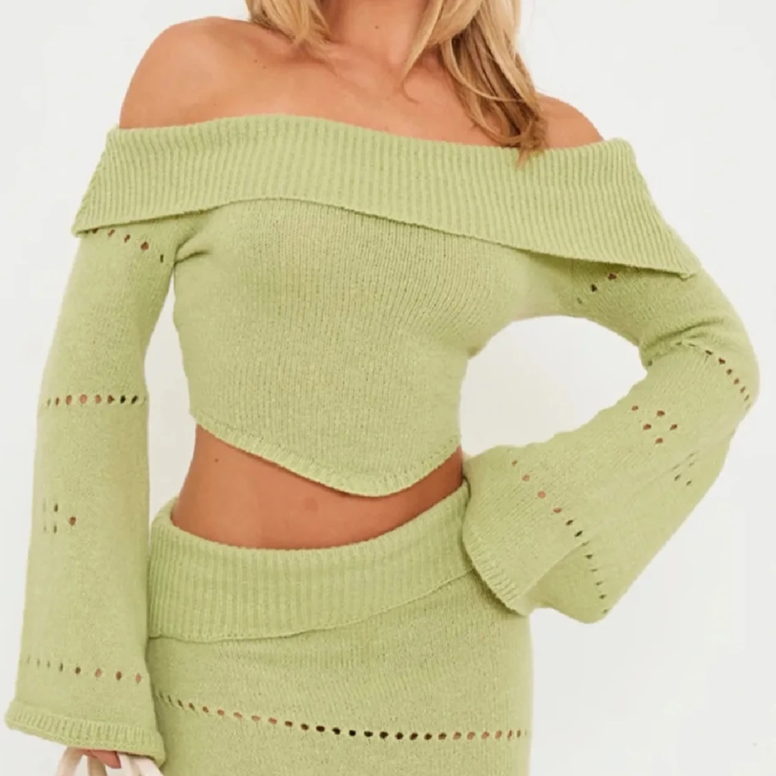 Grön offshoulder stickad topp