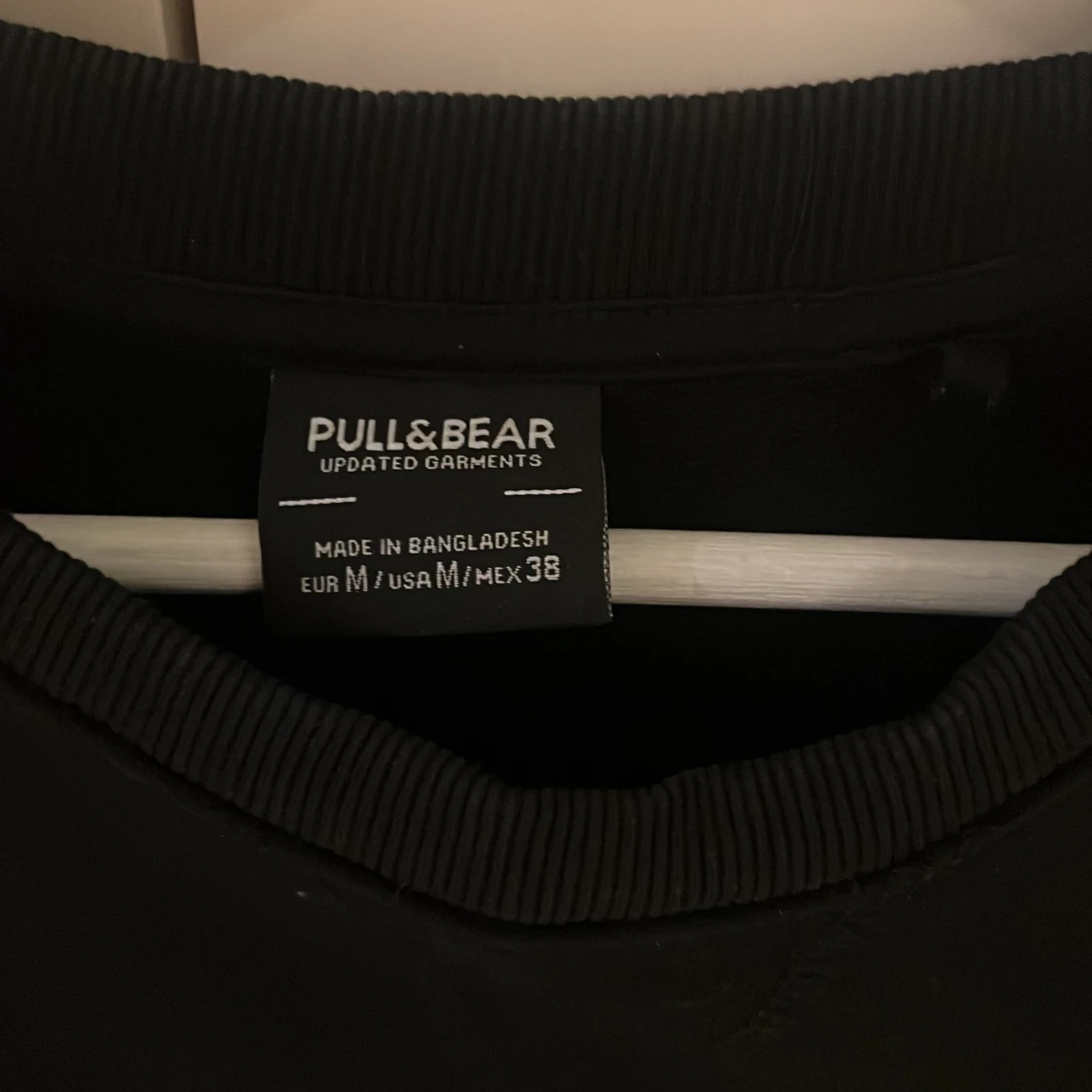 Svart tröja från Pull&Bear - 2
