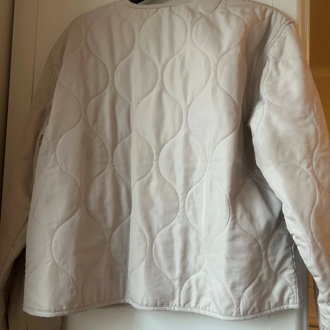 Beige quiltad jacka - 1