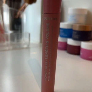 Lumene Nordic Berry Length & Volume Mascara -  Lumene Nordic Berry Length & Volume Mascara, öppnad och testad 