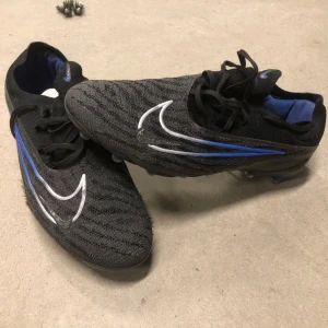 Nike Phantom (ELITE FG) - Storlek 41. Bra skick!