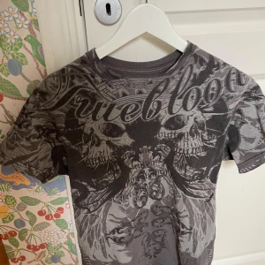 Dräng tröja okänt märke  - Hyfsat skick 