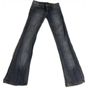 Dolce Gabbana vintage jeans  - Gorgeous lågmidjade och utsvängda jeans från Dolce Gabbana💕